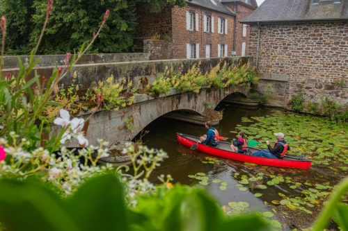 Visite-guidee-en-canoe-30-Juin-2023-Credit-M.HOUSSIN-Office-de-tourisme-Montfort-Communaute-14-sur-117